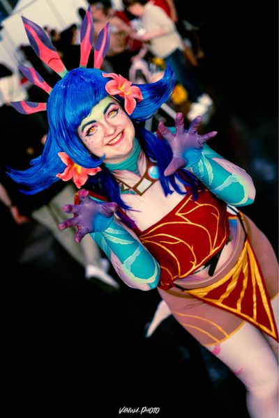 Hebi_scarlet - Neeko