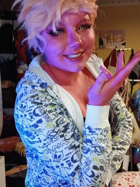 _fluffy_kiddo_ - Mina ashido casual