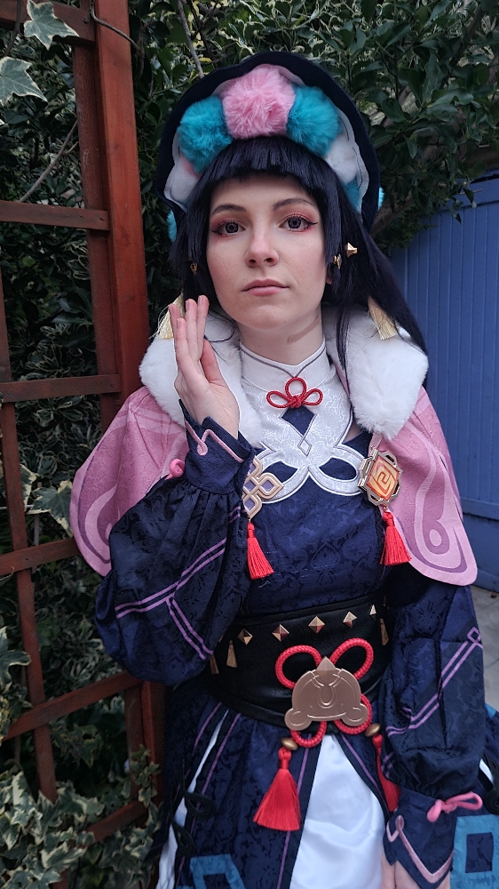 Yun Jin en extérieur - Photo 2