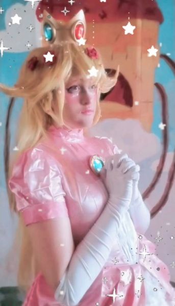 Une_fan_de_fnaf02 - Princesse Peach