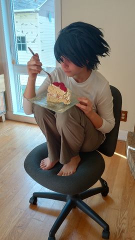 L avec gâteau