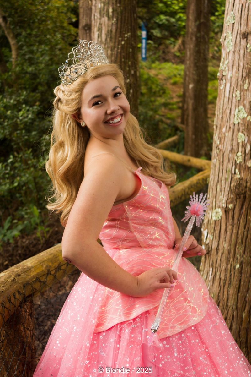 Michiru_cosplay – Elphaba & Glinda💚🩷