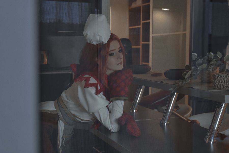 Zelama - Private - Leona