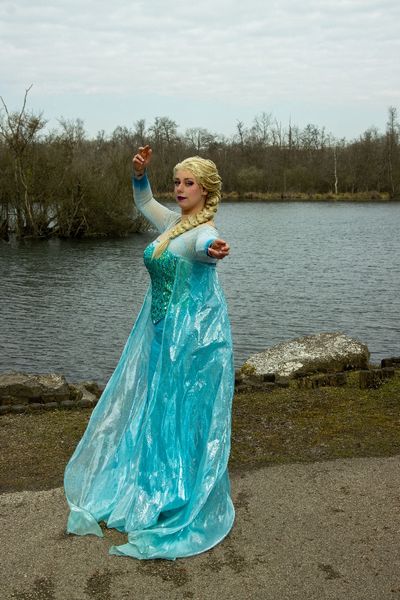 Pinky_in_the_stars - Elsa - Let it go