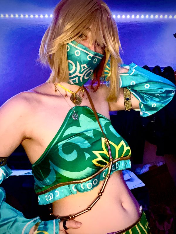 Silver_moon_cosplay – Link 