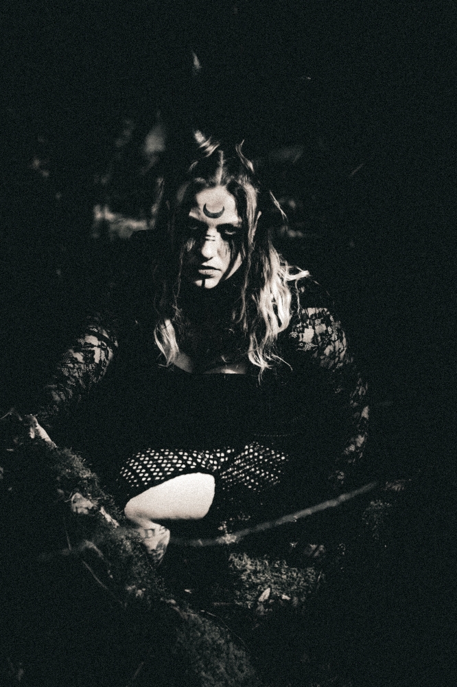 WITCH (V2) - Photo 6