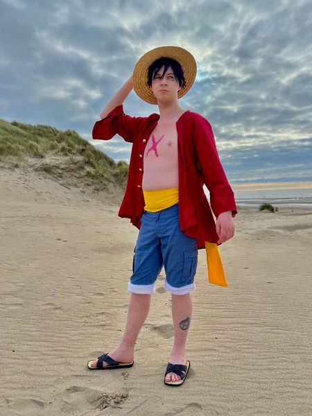 Valou_cosplay - Luffy à la plage