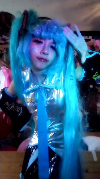 Moondrop_cosplay - Miku