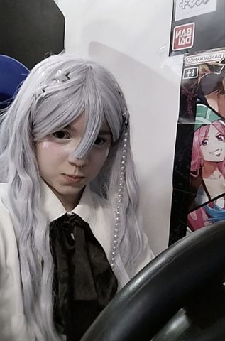 Kanade 🤍🎮📚