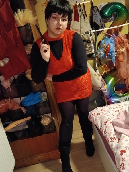 _fluffy_kiddo_ - Ada wong at home