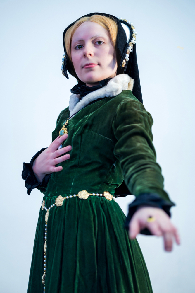 Mary I of England Cosplay - Photo 13