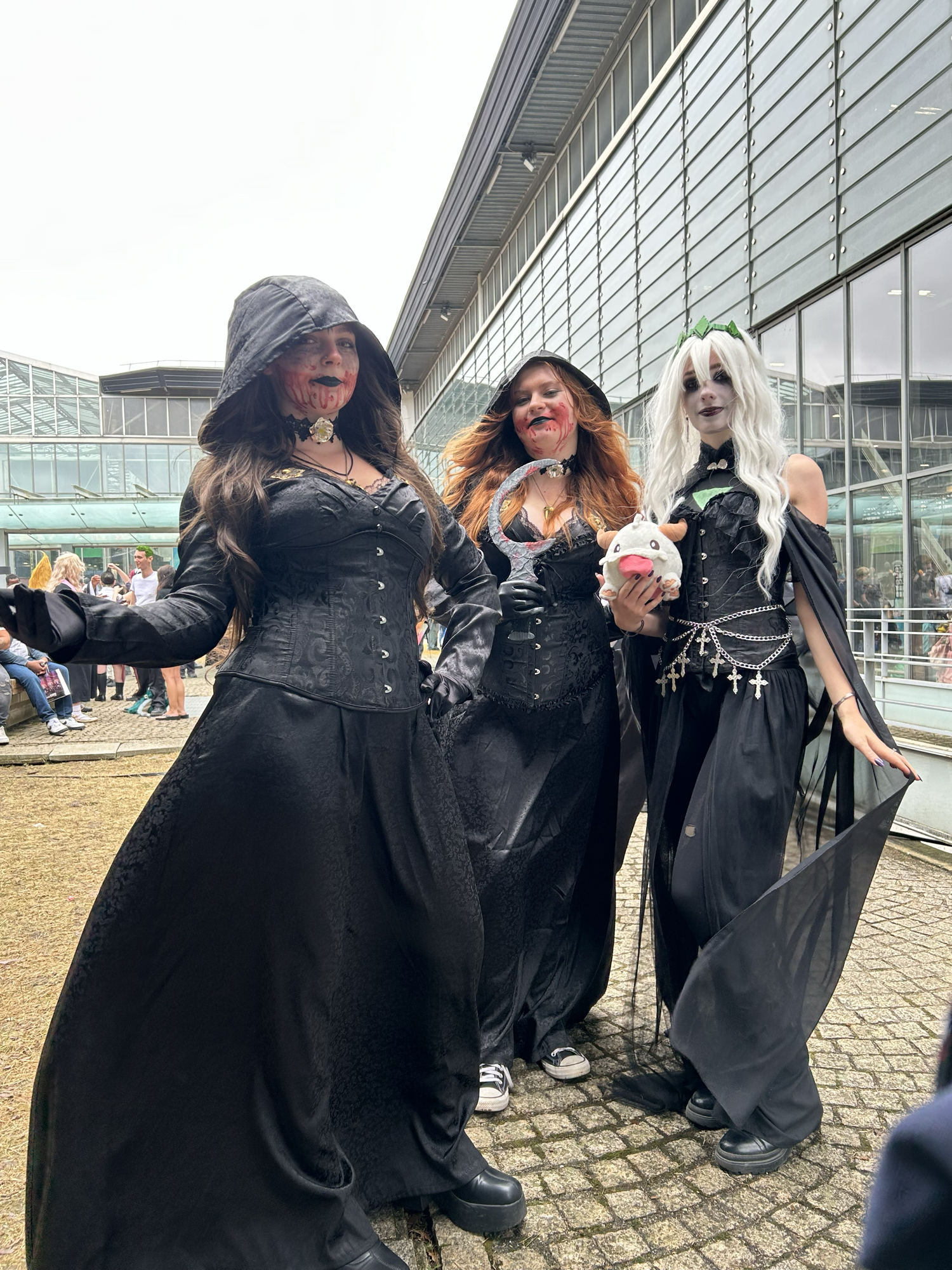 Daniela Dimitrescu 2 - Photo 1