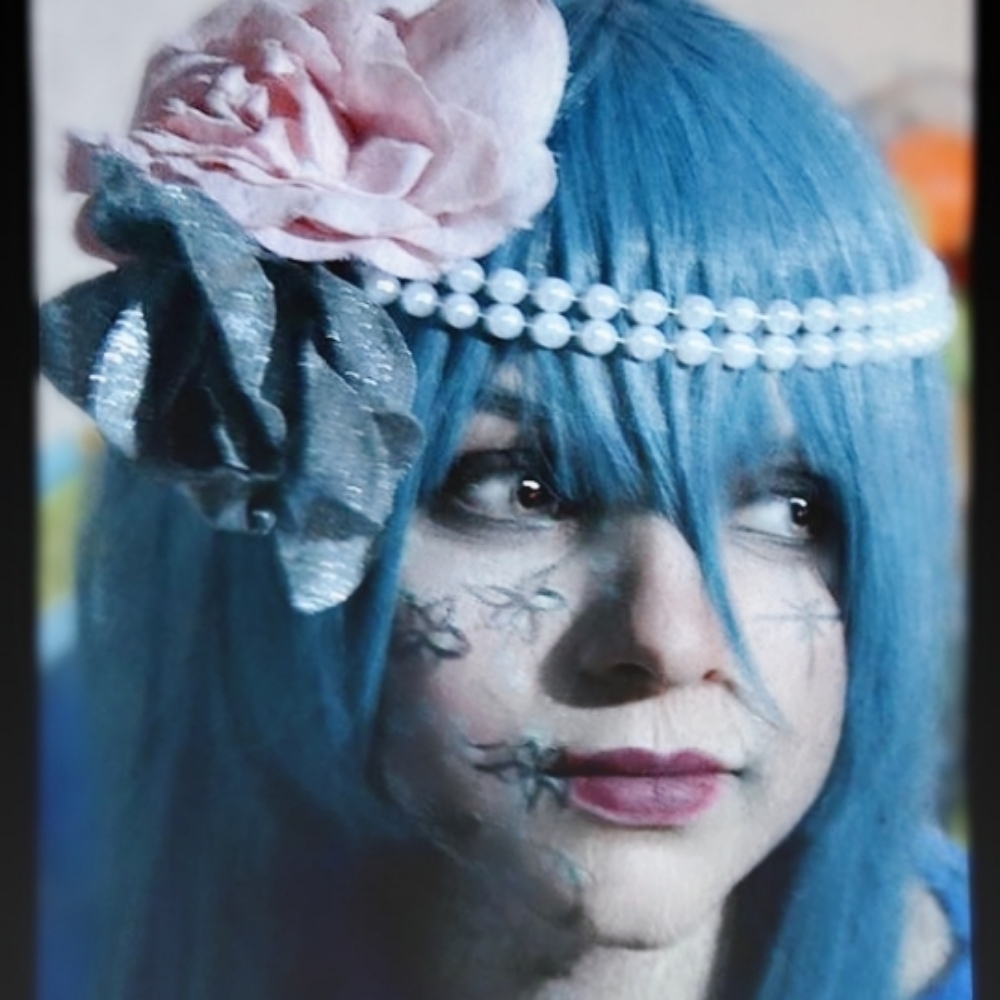 Miku-Darkwood circus