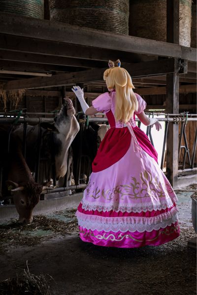 Gum_gum - Peach at the farm 🐮