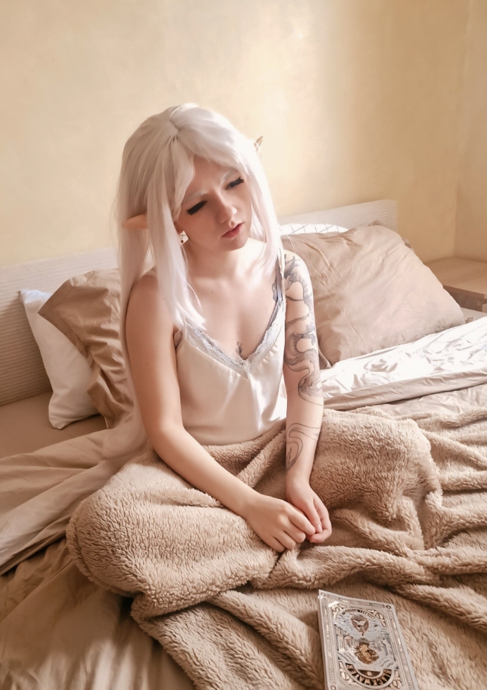 Frieren sleeping - Photo 11