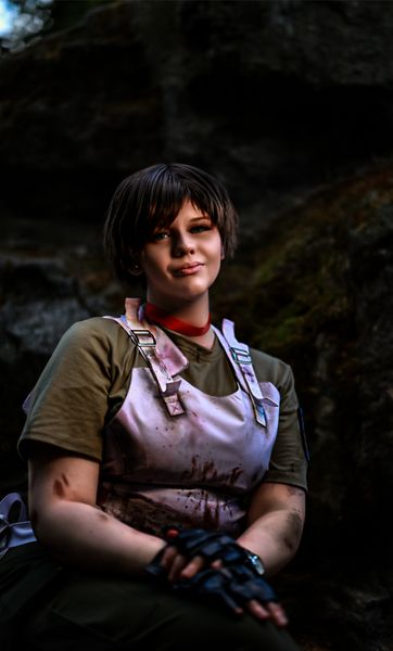 Cursed_cos - Rebecca Chambers 