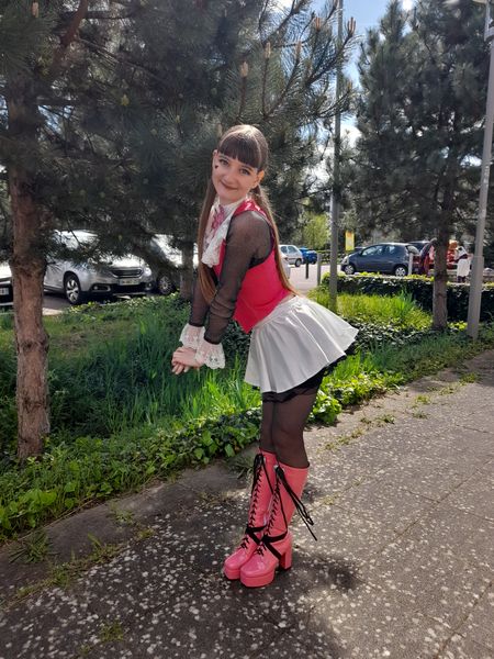 .lazari. - Draculaura