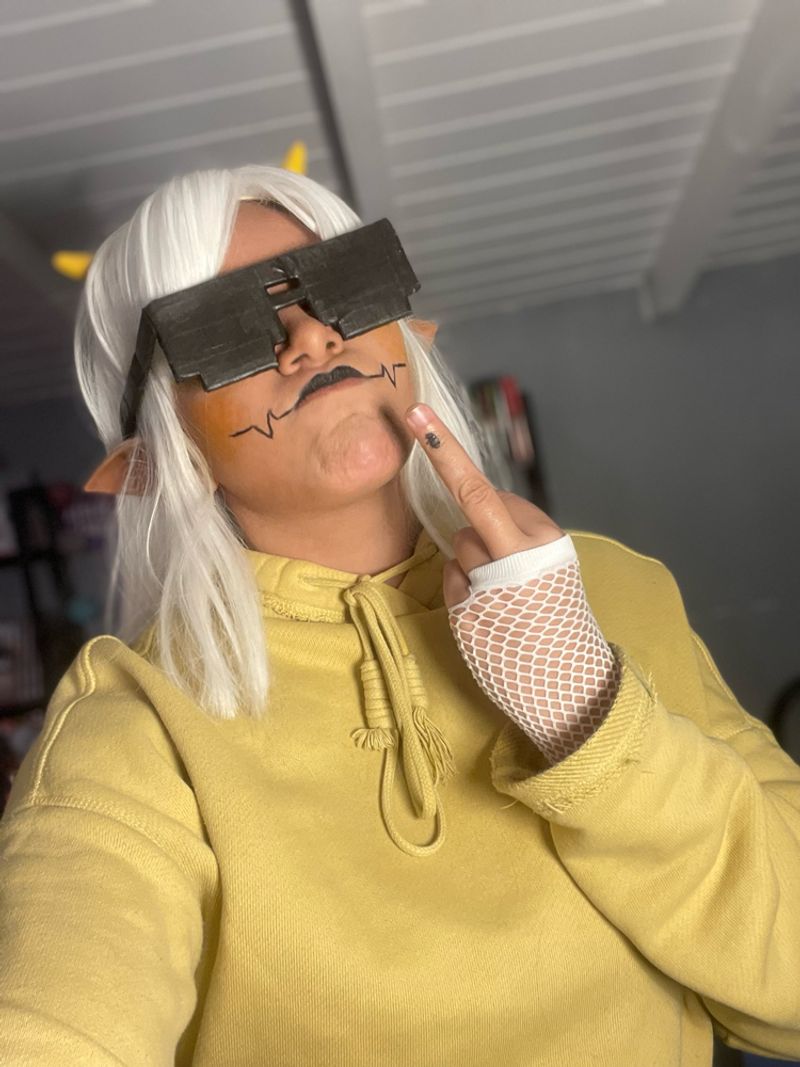 Extraterrestre_cosplay – Sunny Side Up