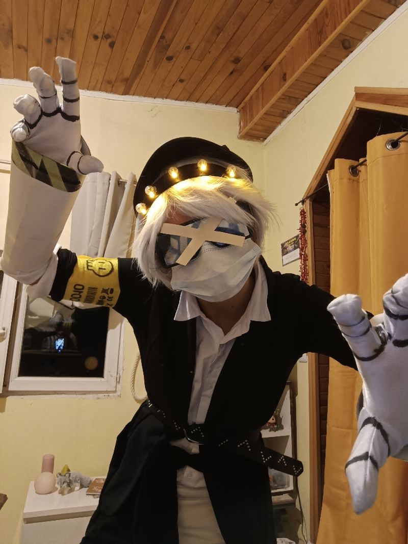 Dédé_cosplay – N (Murder Drone)