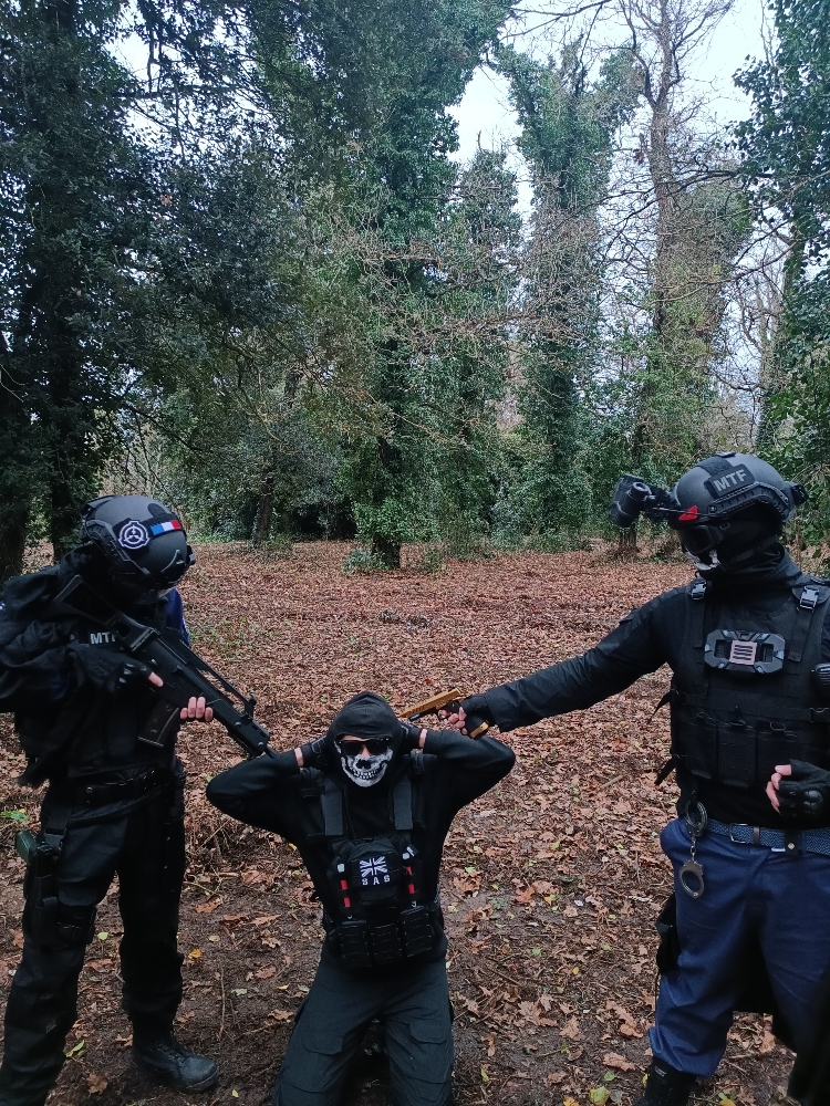 Trio E-11  - Photo 1