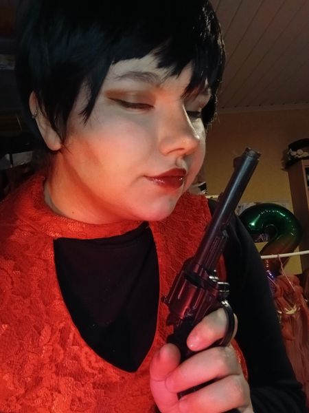 _fluffy_kiddo_ - Ada wong at home
