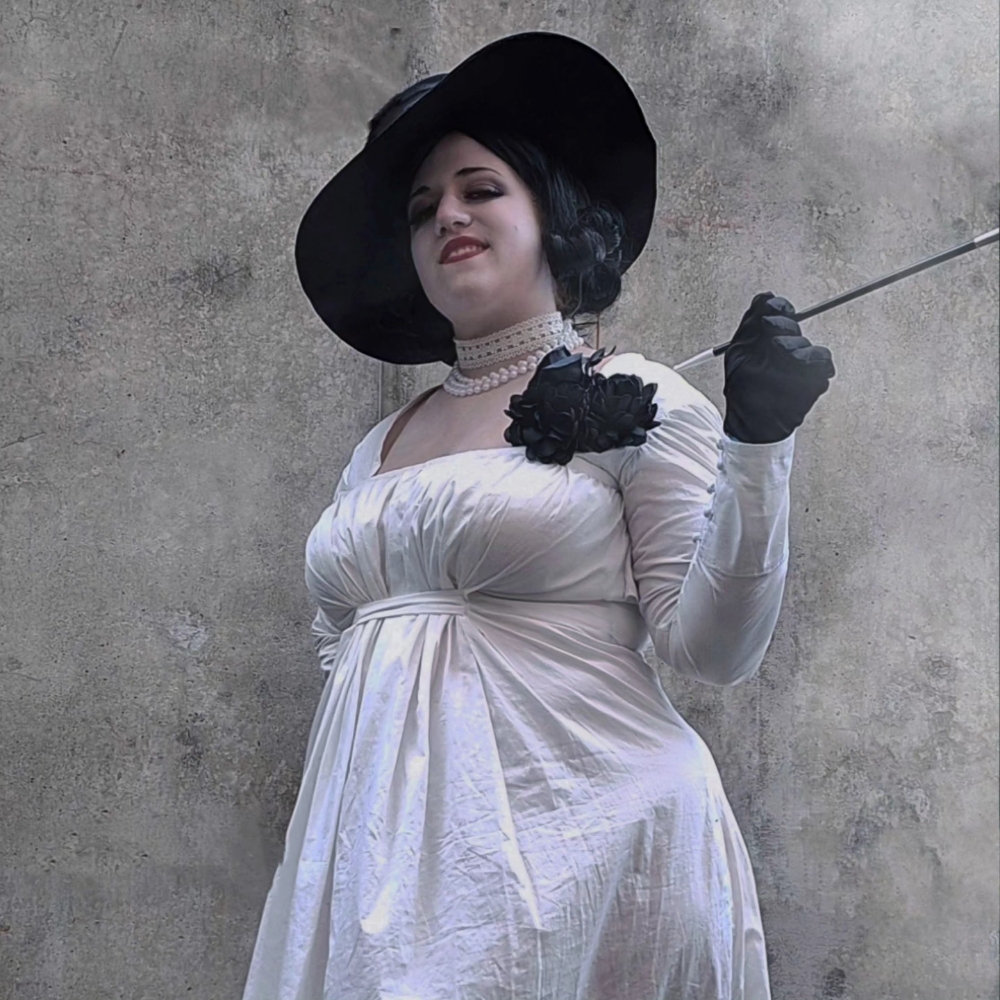 Lady Dimitrescu - Photo 4