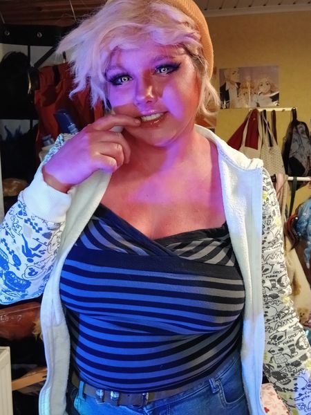 _fluffy_kiddo_ - Mina ashido casual
