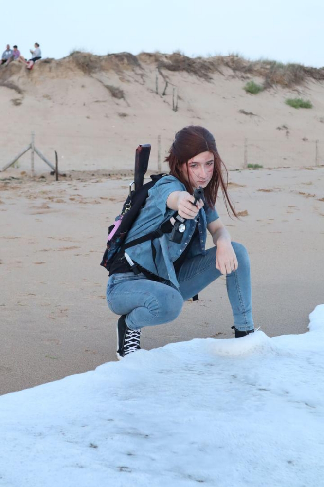 Ellie TLOU2 beach — photo 7