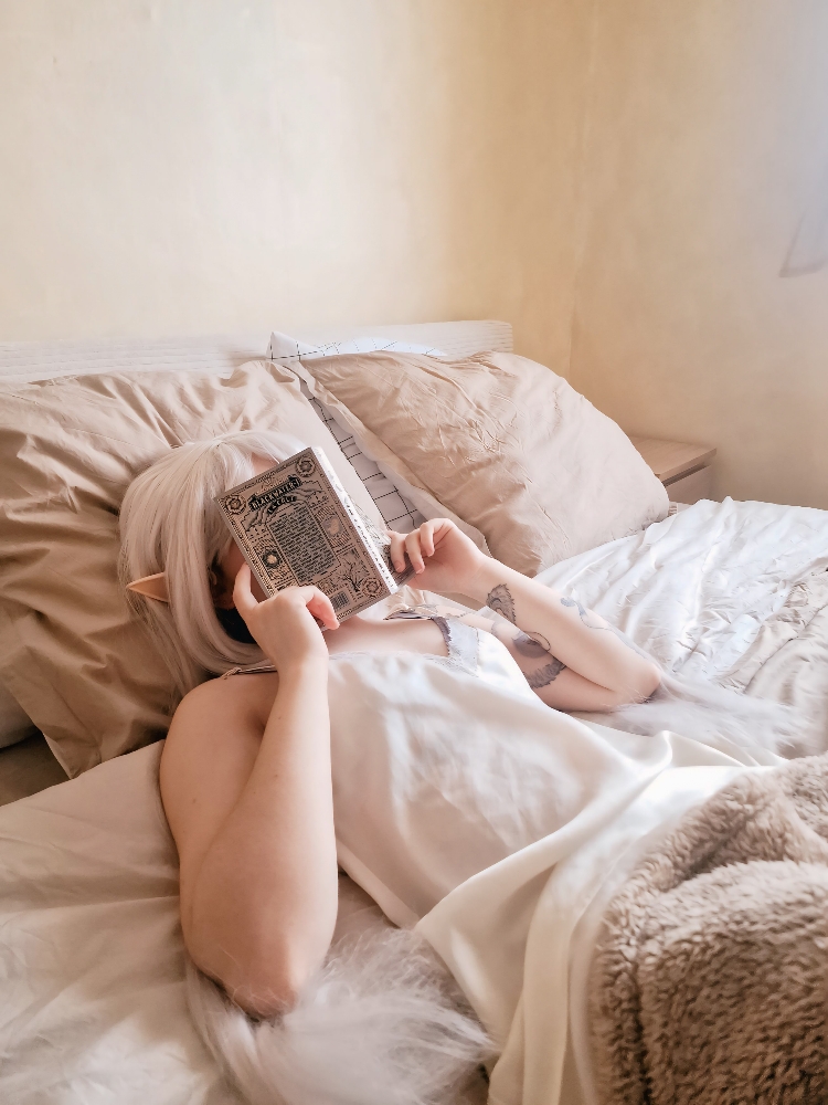 Frieren sleeping - Photo 5