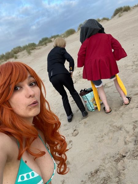 Valou_cosplay - Luffy à la plage