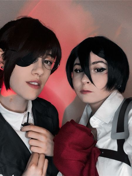 Neon_ - Mikasa & Hange 