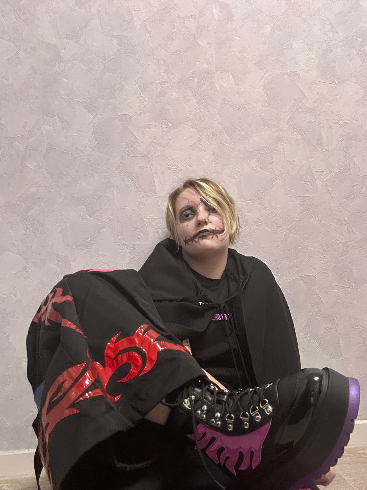 Raver Doll  - Photo 2