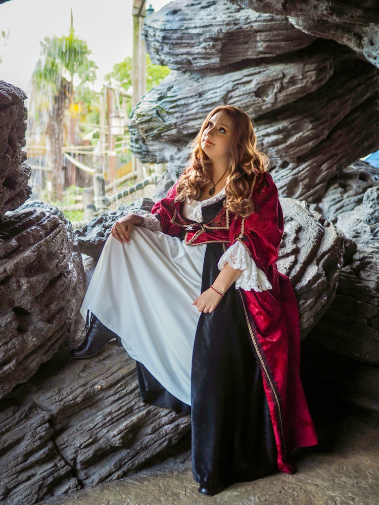 Elisabeth Swann - Photo 15