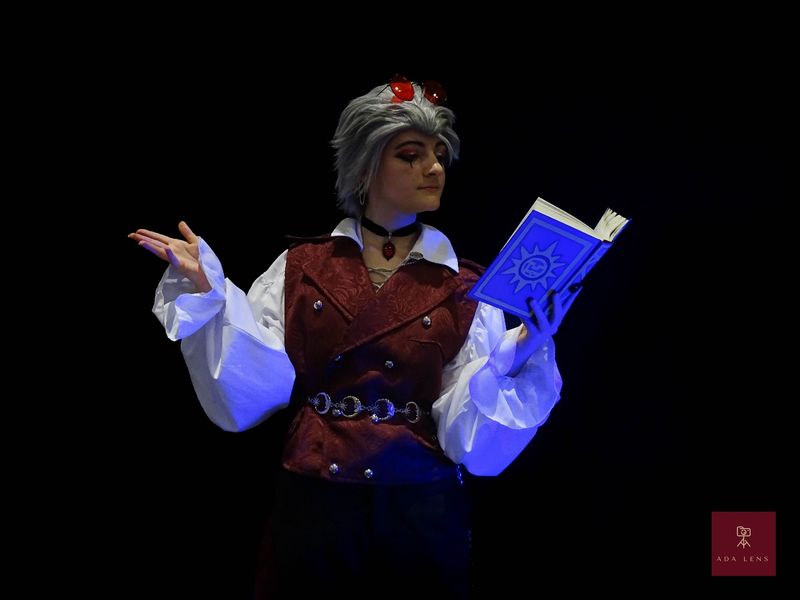 Haku.cosplay - Stolas (human)