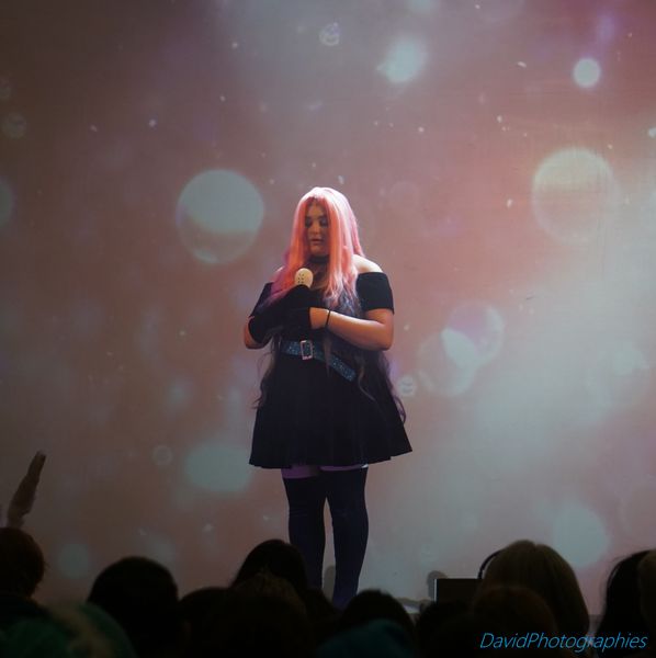 Shai_na - Mizi on Stage 