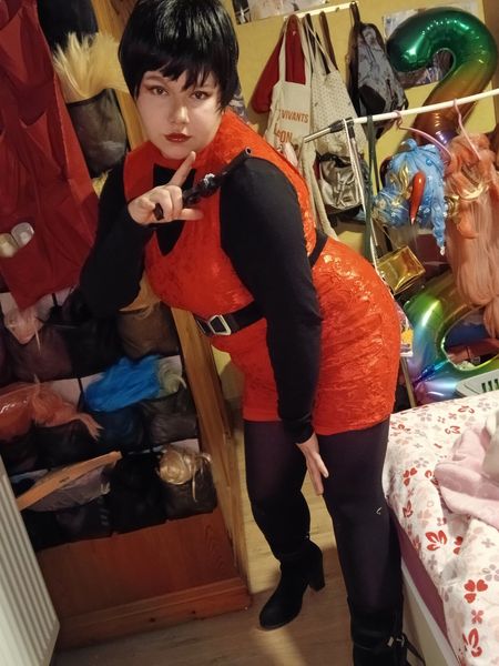 _fluffy_kiddo_ - Ada wong at home