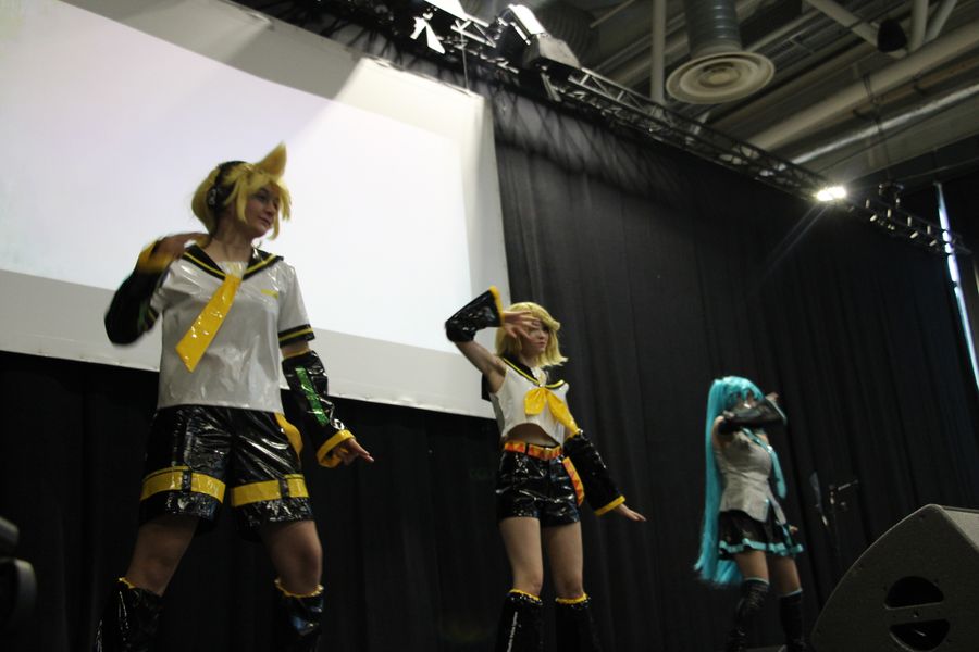 Noxyturne - Trio Vocaloid 