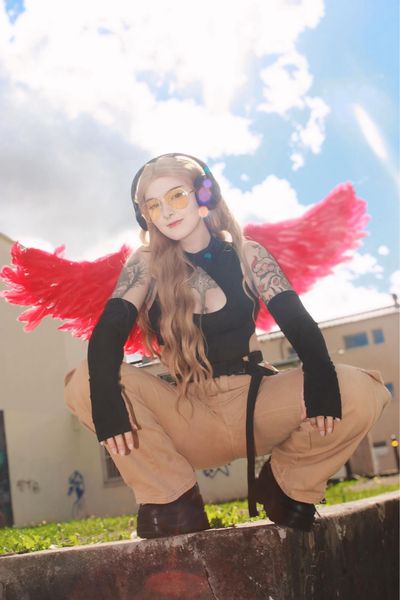 Moonflo.cos - Hawks (genderbend)
