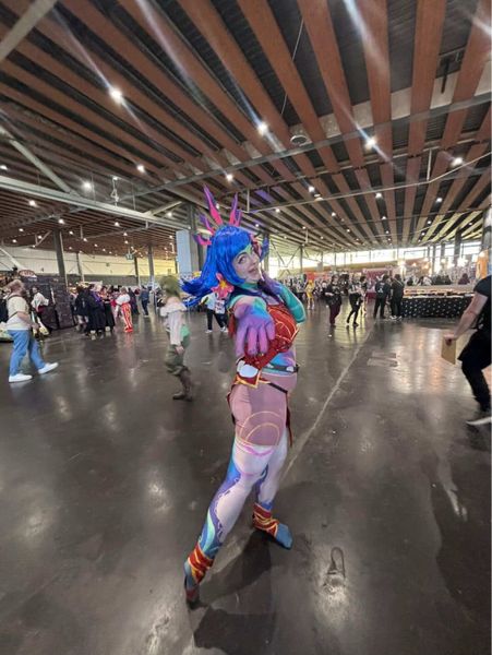 Hebi_scarlet - Neeko