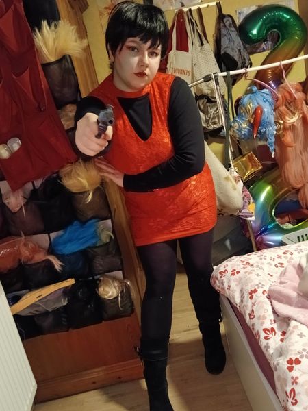 _fluffy_kiddo_ - Ada wong at home