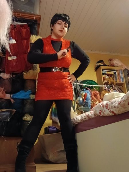 _fluffy_kiddo_ - Ada wong at home