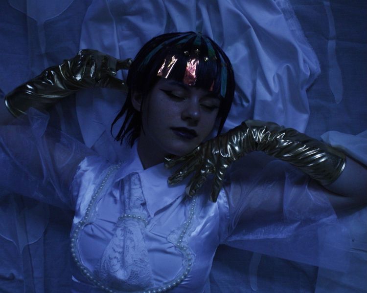 Honiblue - Moon Phosphophyllite