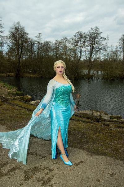 Pinky_in_the_stars - Elsa - Let it go