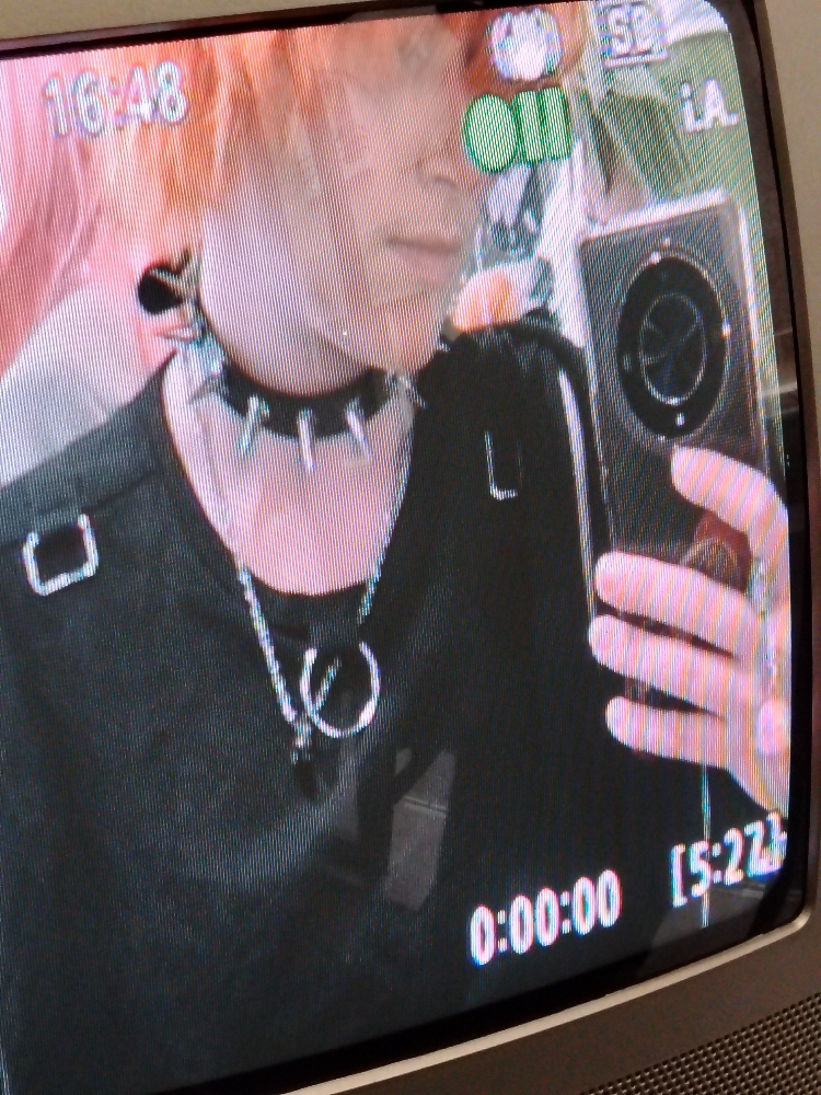 Akito au karaoke — photo 13