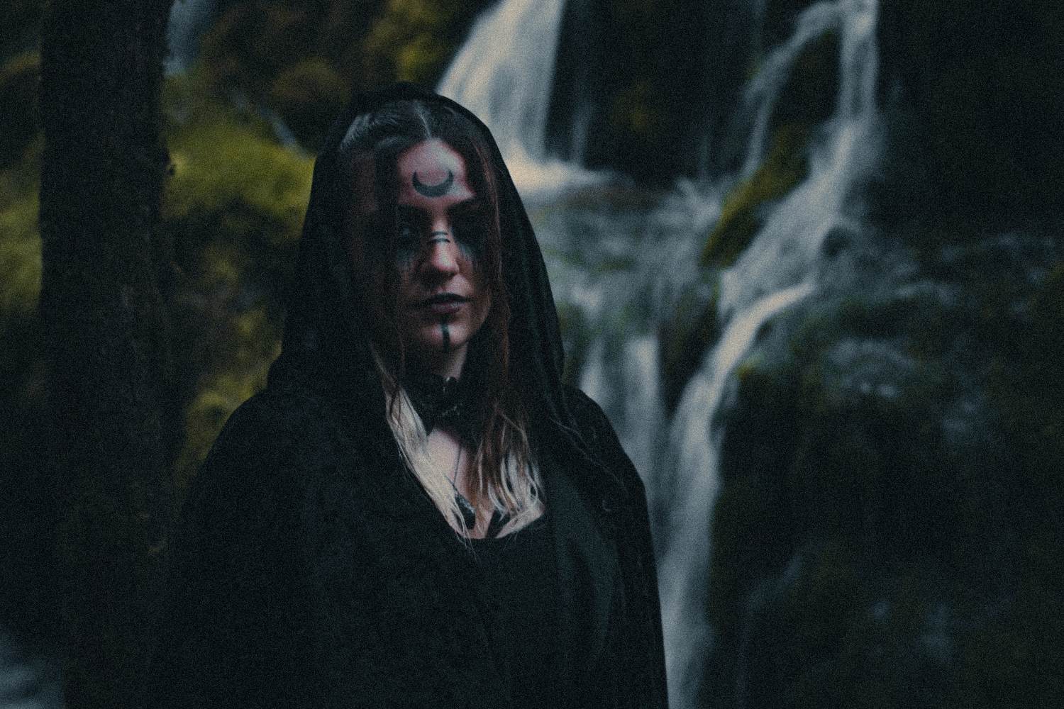 WITCH (V2) - Photo 2