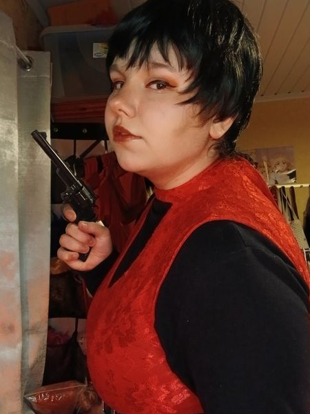 _fluffy_kiddo_ - Ada wong at home