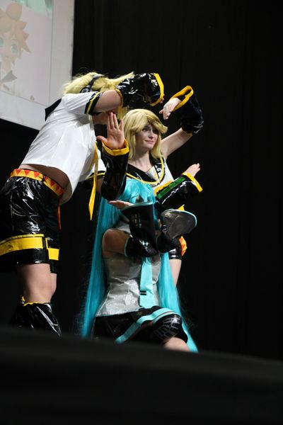 Noxyturne - Trio Vocaloid 