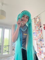 Miku v1 preview 2