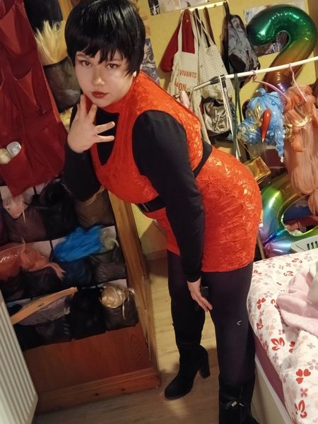 _fluffy_kiddo_ - Ada wong at home