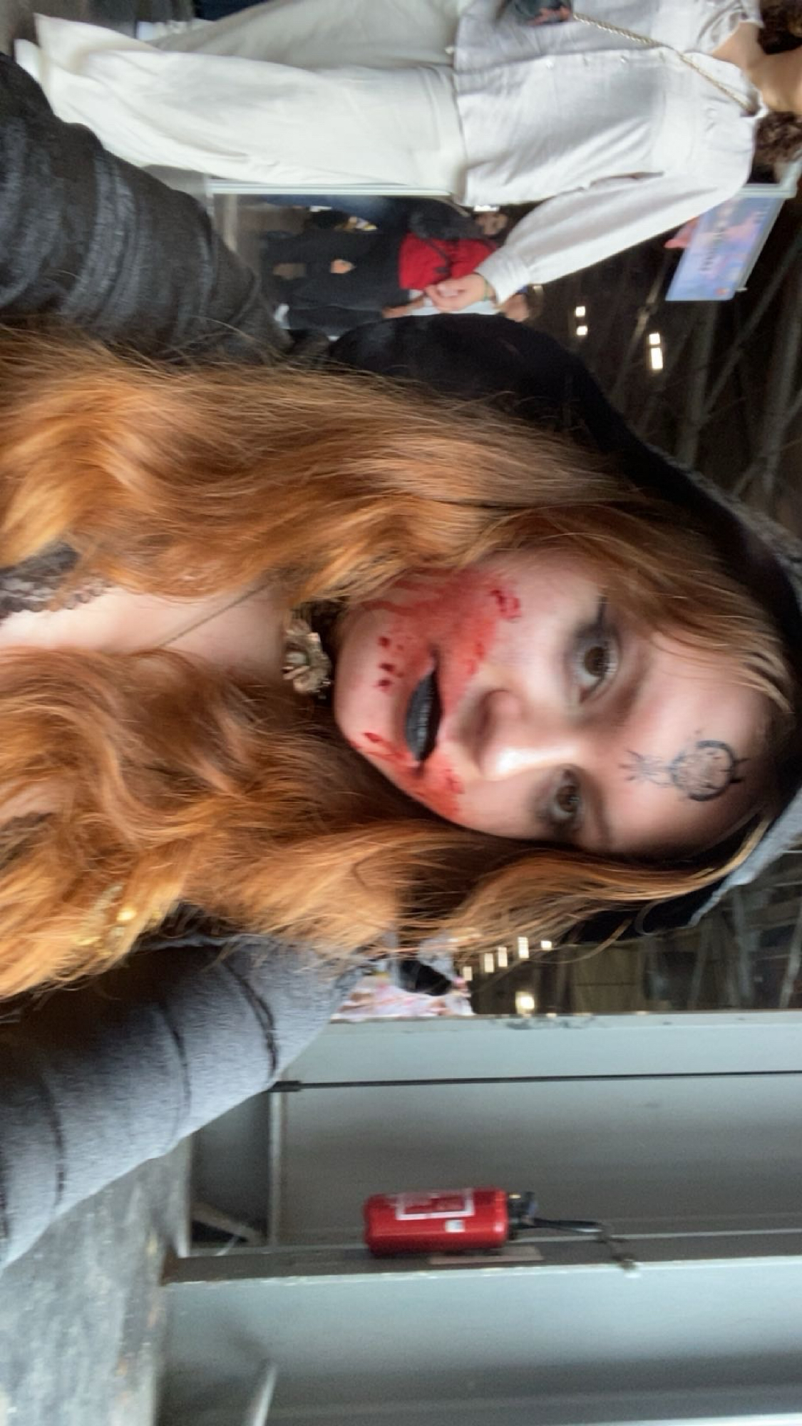 Daniela Dimitrescu 2 - Photo 2